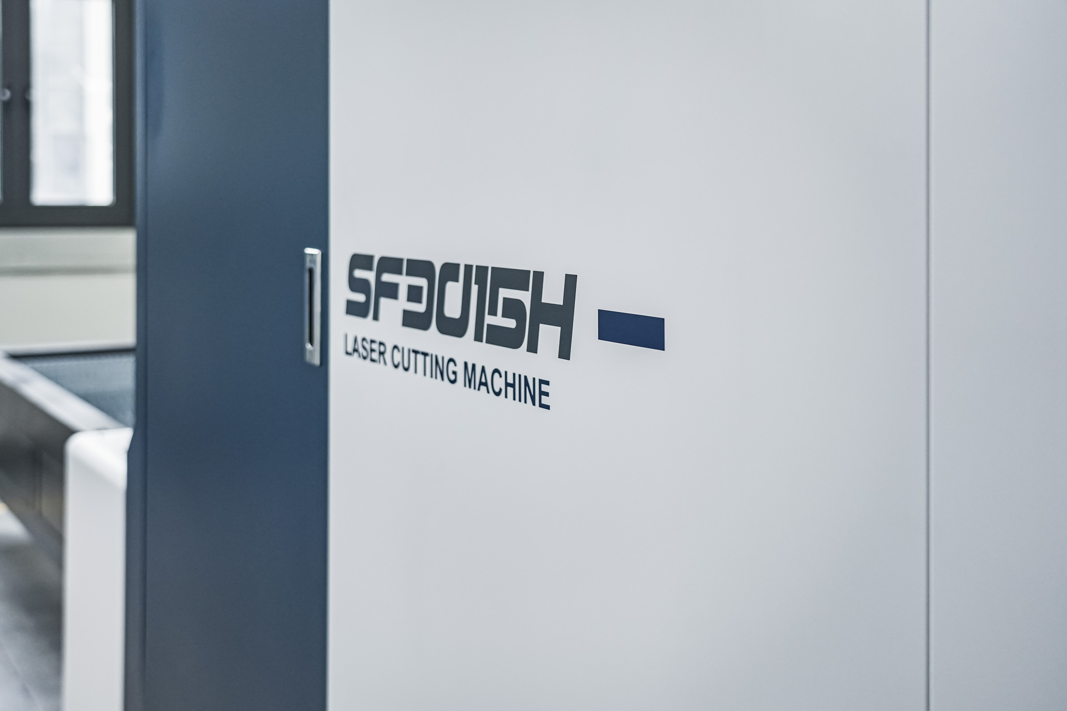 Detalle logotipo SENFENG SF3015HC laser cutting machine