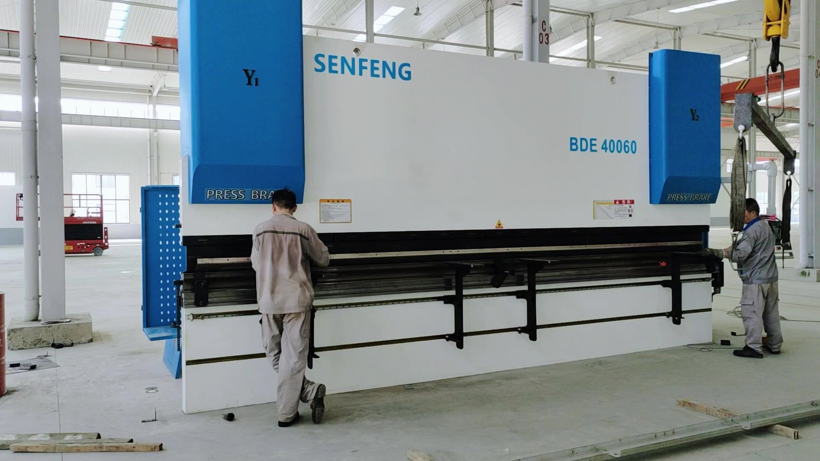 Plegadoras CNC SENFENG de gran formato: BDE40060 y BDE60060 en producción real