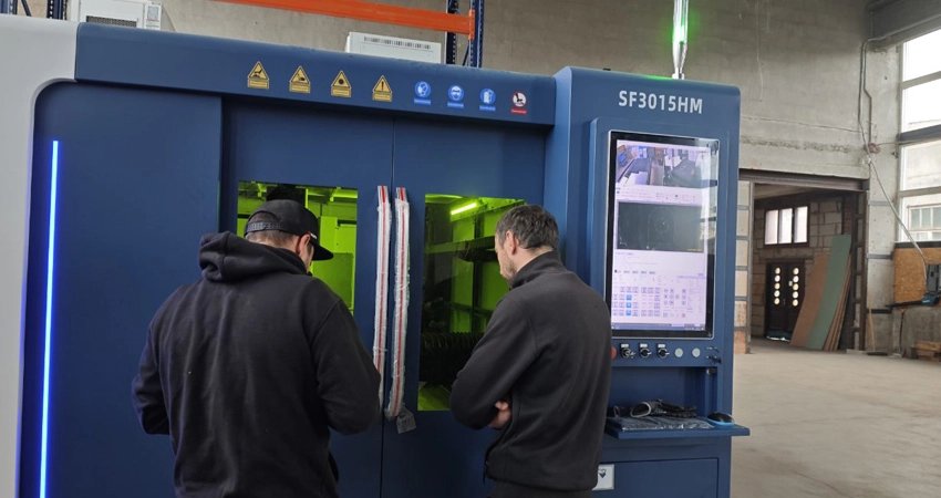 Caso de éxito: Instalación SF3015HM en Letonia | SENFENG