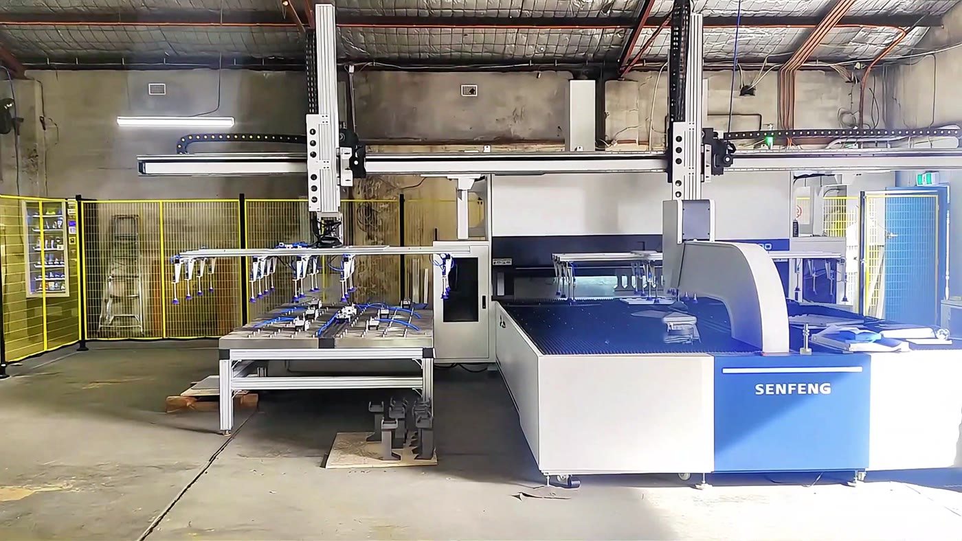 Paneladoras SENFENG con carga y descarga automática: pórtico o robot, ¿cuál te conviene?
