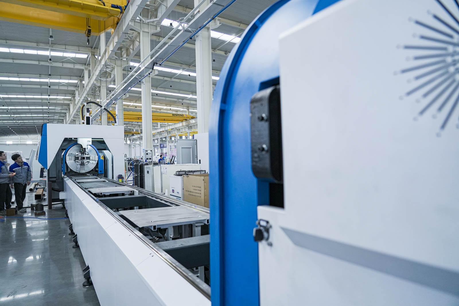SENFENG SF6035NT: Máquina láser de corte de tubo de tres mordazas para perfiles de gran diámetro
