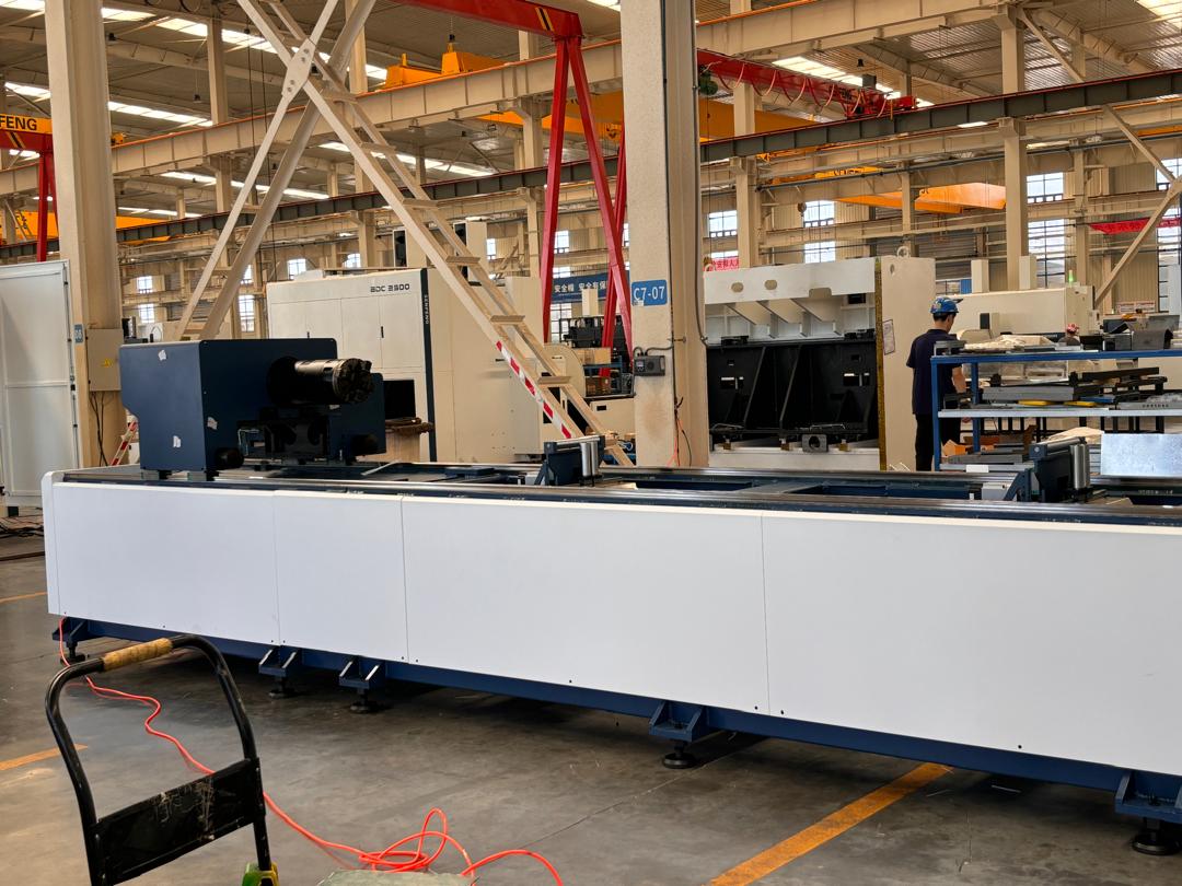 Preparando el envío: SENFENG SF6024NT con carga y descarga 100% automática rumbo a Valencia